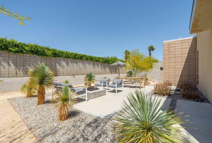 Chic Luxurious Desert Home- Private Pool Hot Tub Palm Springs Exterior photo