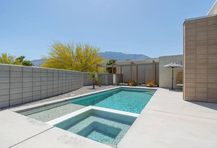 Chic Luxurious Desert Home- Private Pool Hot Tub Palm Springs Exterior photo